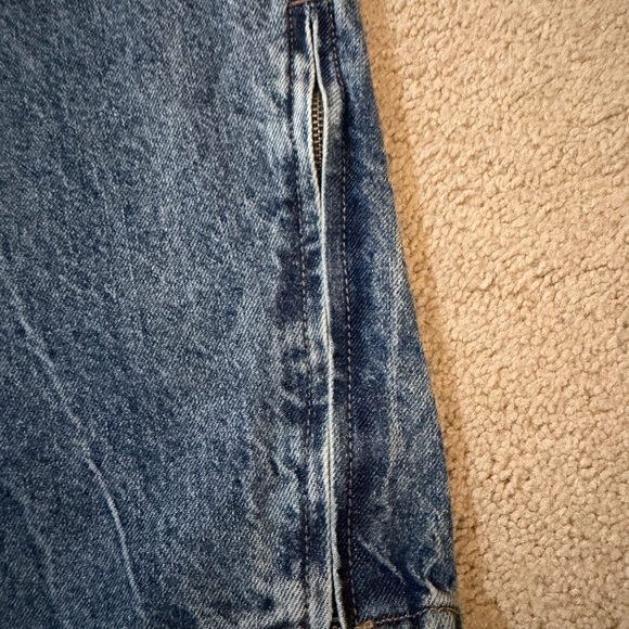 Women’s Barrel Jeans w/ Zipper Accent - Picture 3 of 5